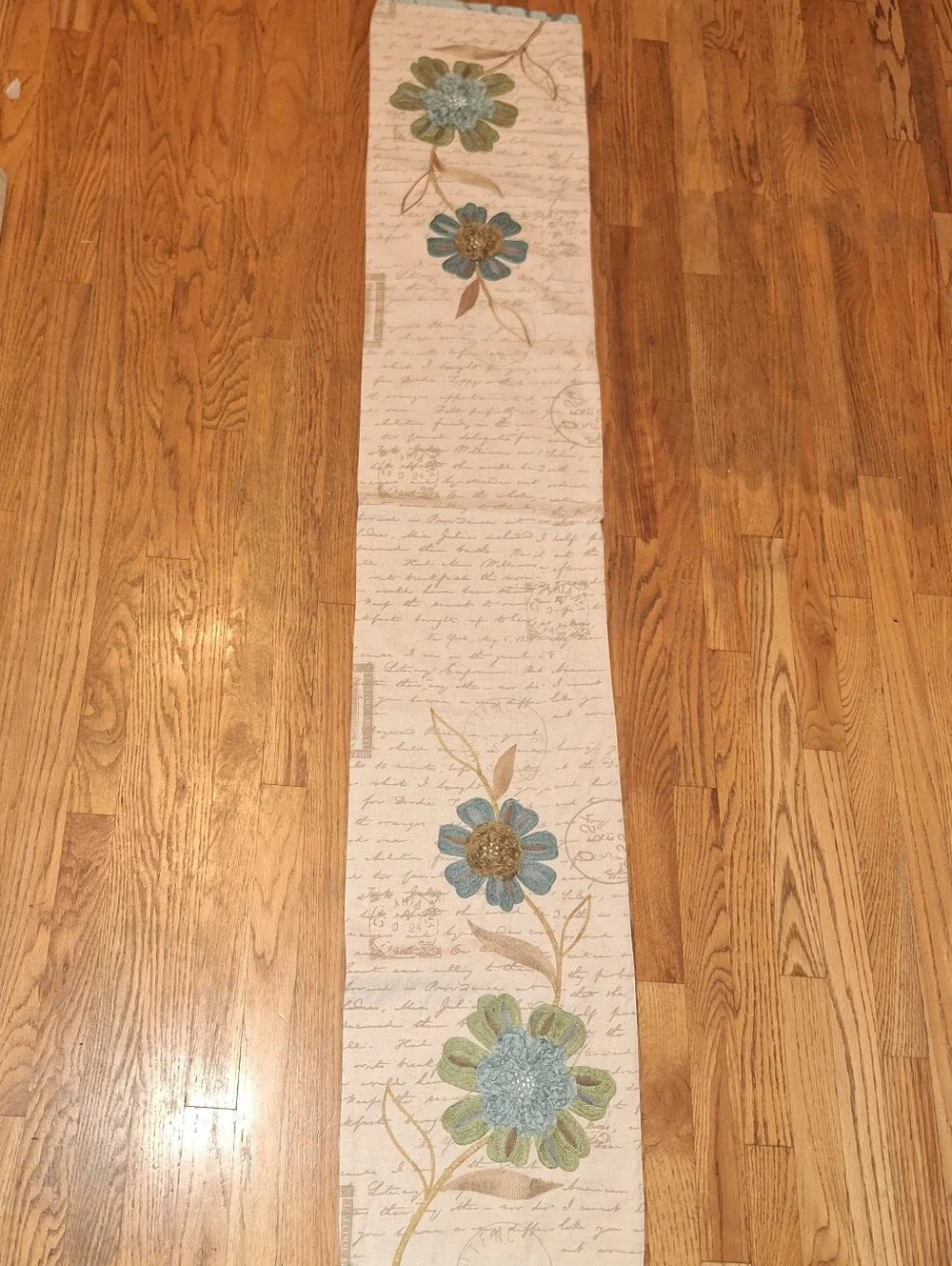 PIER 1 IMPORTS CottonLinen 13x76 Embroidered Azure Verde Floral Table Runner